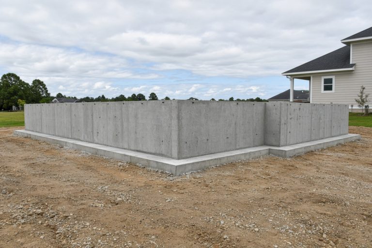 Poured foundation wall on a flat residential lot - Concrete Foundations in Kouts